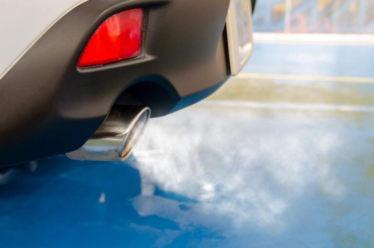 Car Exhaust Smells Like Ammonia